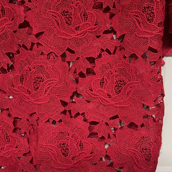 ❤️Rafaella Red Floral Lace Top - Picture 7 of 8